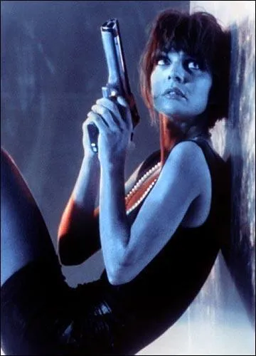 Qui jouait Nikita dans le film de Besson ?