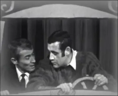 Pour Jean Yanne, dans son fameux sketch  le permis de conduire ; quelles routes sont boueuses et sentent mauvais ?