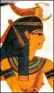Quelle est cette desse, protectrice du trne sous l'ancien empire, divinit gurisseuse, reprsente sous la forme d'une femme coiffe d'un scorpion ?