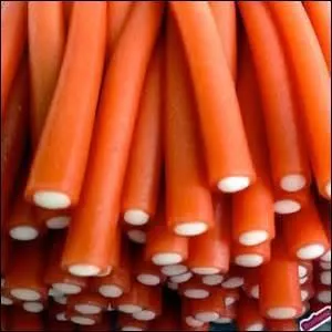 Quel est le nom des bonbons blancs entours de rouge qui sont originaires du Portugal ?