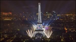 Qui est  l'origine de la tour Eiffel ?