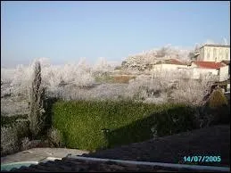Le village aquitain de Tombeboeuf se situe dans le dpartement n ...