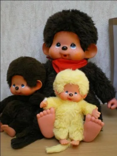 D'origine japonaise cette peluche eut un succs considrable dans les annes 80. En France, quel nom portait ce petit singe ?