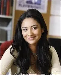 Laquelle des filles est lesbienne ?