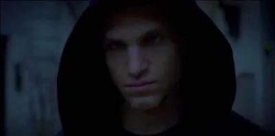 Qui va faire partie de l'quipe -A pour protger Spencer ?