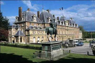 De quel nom la commune d'Eu, situe en Seine-Maritime, tire-t-elle son nom ?