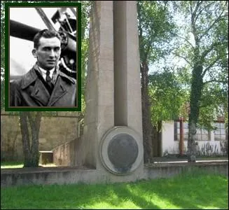 Cet aviateur mrite, chef-pilote chez Blriot, trouve la mort lors d'un meeting organis  l'arodrome de Niort-Souch le 10 mai 1931...