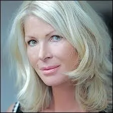 Comment s'appelle la mre de Chlo ?