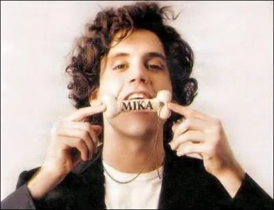 En quelle anne Mika rvle-t-il son homosexualit ?