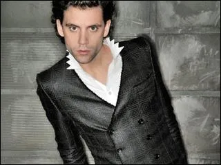 De quel instrument joue Mika ?