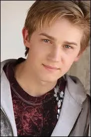 Sur qui PJ craque-t-il ?