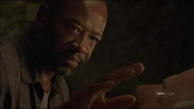 EP1. Rick est sauv par Morgan et Duane Jones. Quand Morgan dcrit une transformation, que dit Duane ?