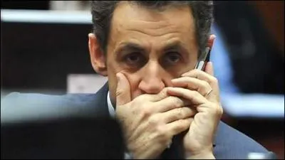 Il s'agit d'un sentiment rpandu, on dit d'ailleurs : Les murs ont des oreilles !