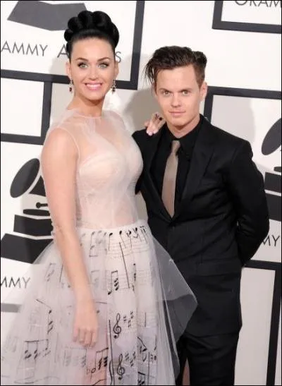 Comment s'appelle son frre ?