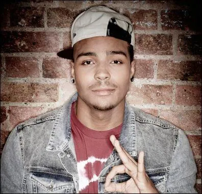 Comment s'appelle le petit copain de Jesy Nelson ?