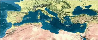  quelle autre mer la Mditerrane est-elle relie par le canal de Suez ?