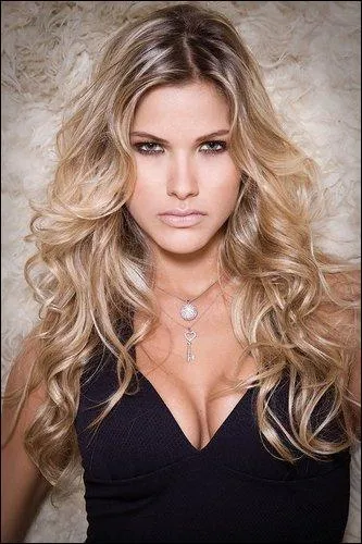 Comment s'appelle sa fiance ?