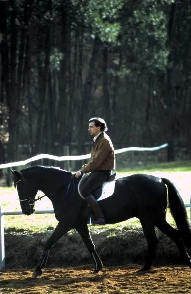 Vers quel ge Pierre fait-il une grave chute de cheval ?