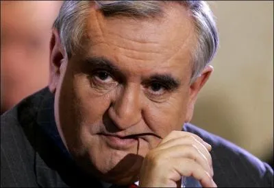 Le terme  raffarinade  dsigne les expressions cultes, par leur vidence ou leur btise, de l'ancien premier ministre de Jacques Chirac, Jean-Pierre Raffarin. Laquelle de ces formules n'est-elle pas de lui ?