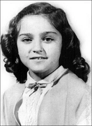 Qui est cette adolescente ?