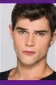 Dans la saison 2, Violetta tombe amoureuse de :