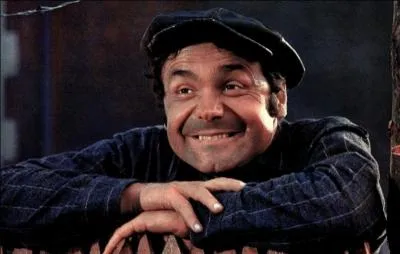 Dans un bateau plein d'immigrs - Qui venaient tous de leur plein gr - Vider les poubelles  Paris !