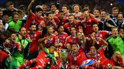 Le Bayern Munich a triomph lors de la saison 2012-2013 en s'offrant un quintupl. Le 25 Mai 2013, ils remportent la Ligue des Champions en battant en finale 2-1...