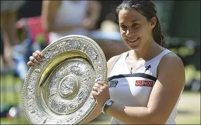 Marion Bartoli remporte  la surprise gnrale le mythique tournoi de Wimbledon le 6 Juillet. Face  quelle joueuse l'a-t-elle emport en finale ?