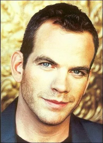 Comment s'appelle la fille de Garou ?