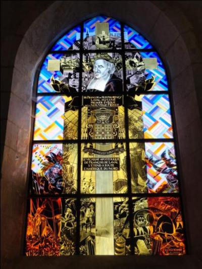 Nous allons commencer notre périple à Brouage en Charente-Maritime, , où nous pourrons faire un arrêt dans l'église Saint-Pierre construite 1608, à la générosité de quel pays doit-on plusieurs de ses vitraux et verrières ?