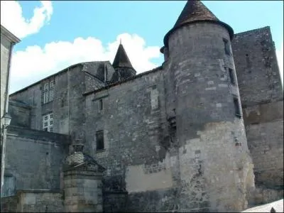 Quel roi vit le jour au chteau de Cognac, aujourd'hui sige du cognac Otard ?