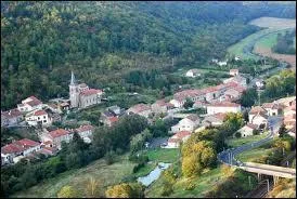 Voici une vue gnrale de la commune lorraine de Rembercourt-sur-Mad, dans l'arrondissement de Toul. Elle se situe dans le dpartement n ...