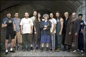 Qui est la petite amie de John ?