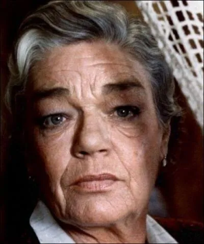 Sa carrière fut heureusement plus longue que l'éphémère beauté de sa jeunesse : elle reste irremplaçable. Je crois qu'elle demeure ma préférée : l'auriez-vous (déjà) oubliée ?