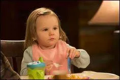 Comment s'appelle la fille biologique de Lou et Peter ?