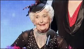 Cette charmante mamy, Pady, va scotcher le jury ... et le public !
