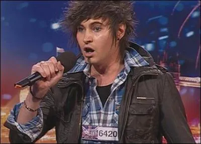 Petit bouc, cheveux aux vents, Greg Pritchard dbarque sur scne, son aspect peut surprendre le jury, mais ce n'est rien  ct de ce qui les attend, car Greg a une particularit ...