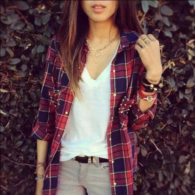 Une chemise  carreaux, a fait...