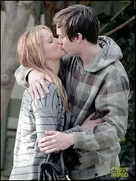 En 2014, qui est son fianc ?