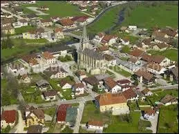 Nous survolons maintenant le village de Doubs. D'aprs-vous, dans quel dpartement sommes-nous ?
