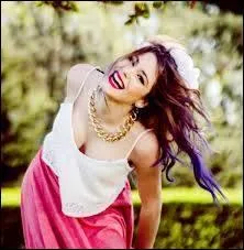 Quel ge a Martina Stoessel ? (en 2014)