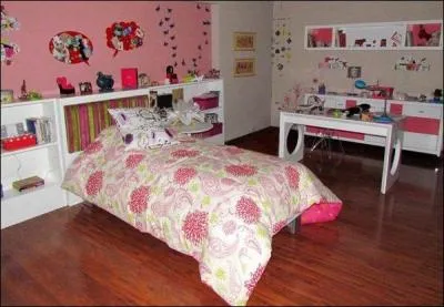  qui appartient la chambre qui est sur la photo ?