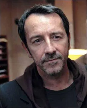 Fred Vargas a cr ce personnage de commissaire difficile  suivre mais terriblement intuitif. Comment s'appelle-t-il ?