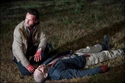 pisode 12. Rick et Shane s'affrontent dans un champ. Rick le poignarde avant que Shane fasse quoi que ce soit. Que dit-il une fois qu'il est mort ?