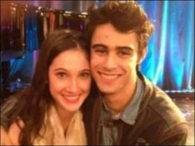 De quel instrument joue Tomas ?