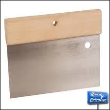 Qui se sert de cette spatule pour garnir et lisser ?