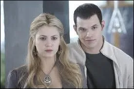 Quand Edward dit que Bella a dj mang, que fait Rosalie ?