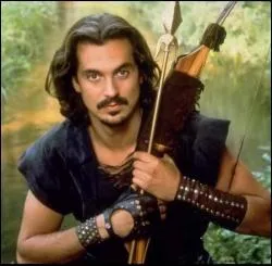 Quel acteur amricain d'origine mexicaine a jou dans la srie tl  Les Nouvelles Aventures de Robin des Bois  (1996-1997) ?