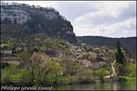 Vayrac, village Lotois, se trouve en rgion ...