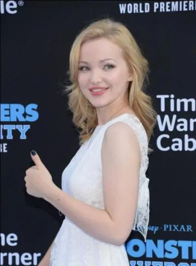 Qui est cette star qui joue dans  Liv & Maddie  ?